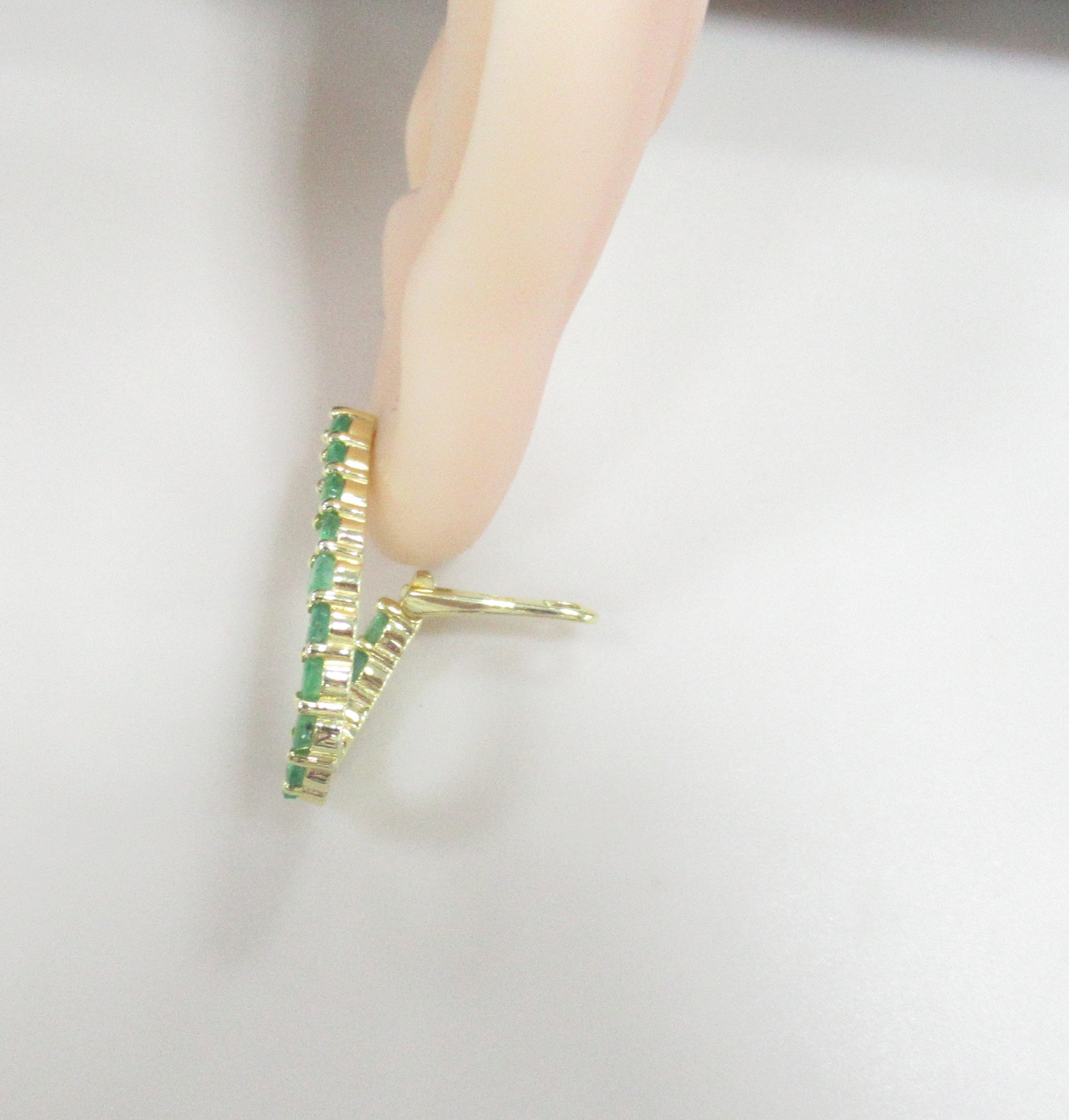 Серебряные серьги 925 пробы; вставки 30 Изумруд (F) 3,32 ct 4/Г3;